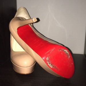 Like new nude bianca heels
